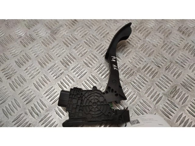 Педаль акселератора