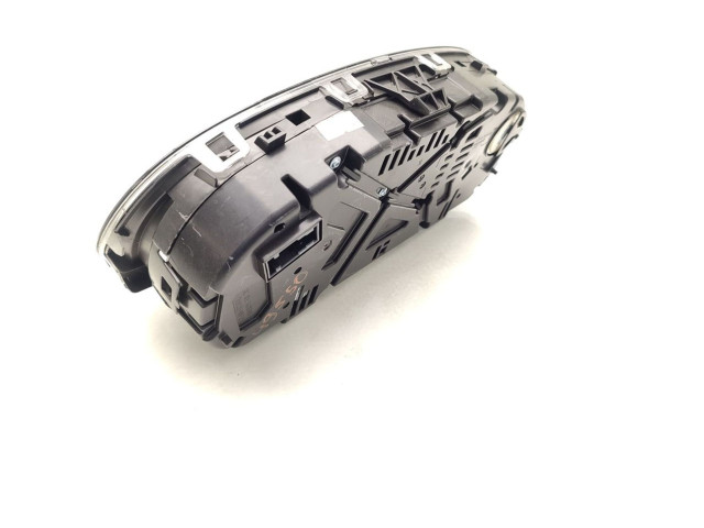 Панель приборов 6V0920940B   Skoda Fabia Mk3 (NJ)       