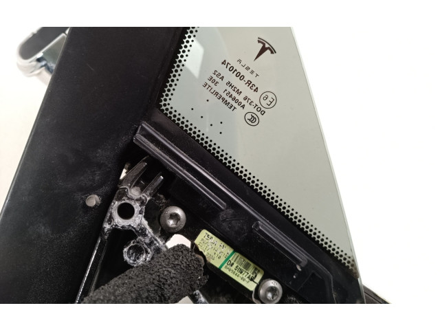 Зеркало (управляемое электричеством) Tesla Model S