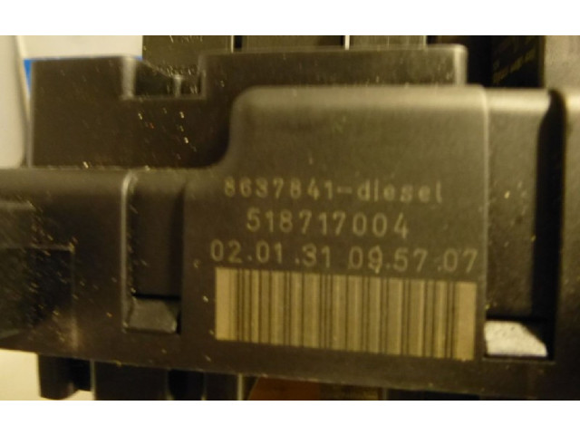 Блок предохранителей  8637841, 8637841   Volvo V70    