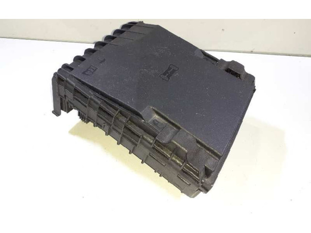   Pojistková skříňka 1K0937125A   Volkswagen Tiguan 2008