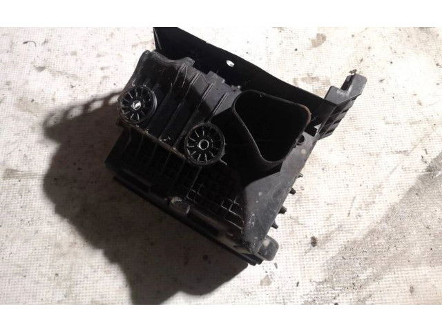 Блок предохранителей Volkswagen Jetta V