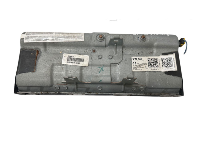Подушка безопасности для колен 5G1880841C, 40372572232 Volkswagen e-Golf