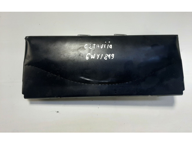 Подушка безопасности для колен 5G2880842C Skoda Octavia Mk3 (5E)