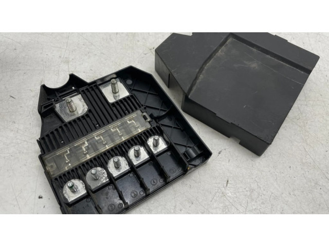 Узел подключения плюсовых проводов