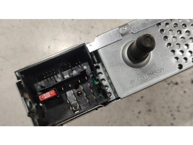 Радио/ проигрыватель CD/DVD / навигация