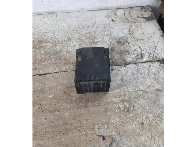 Блок предохранителей 1K0937132F Volkswagen Golf Plus