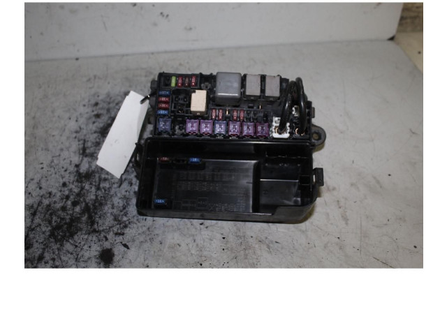 Блок предохранителей Daihatsu Sirion