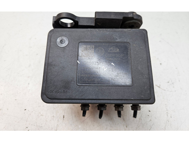 Интеркулер  3Q0614517AB, 3Q0907379AB   Volkswagen Touran III 