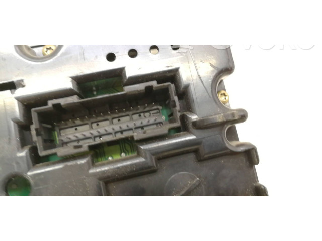 Přístrojová deska Volkswagen Caddy 1996 87001323, 88311235