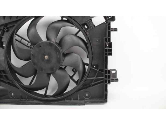 Вентилятор радиатора     214818009R    Renault Clio IV 