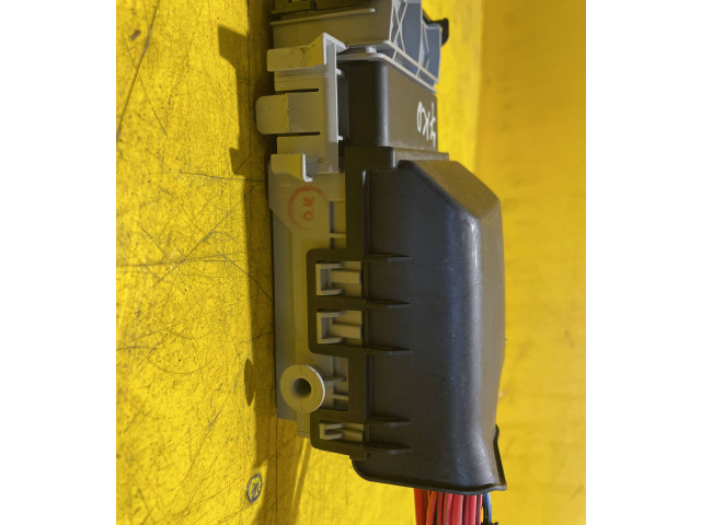 Блок предохранителей 13222786   Chevrolet Orlando    