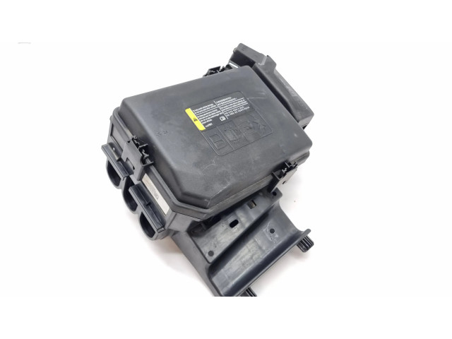 Блок предохранителей  23301690, 812461952   Chevrolet Volt II    