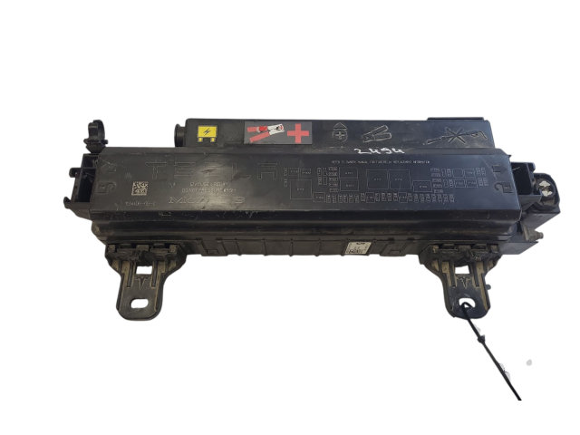 Pojistková skříňka 103440600C Tela Model S 2015