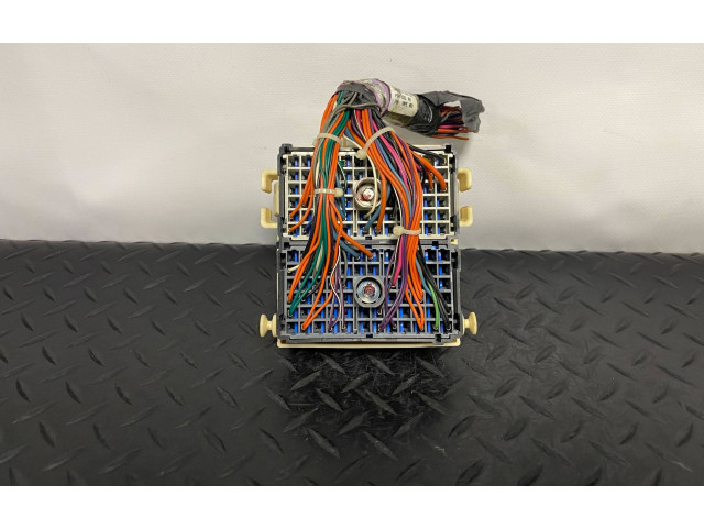 Блок предохранителей  15770996-01   Chevrolet Tahoe    