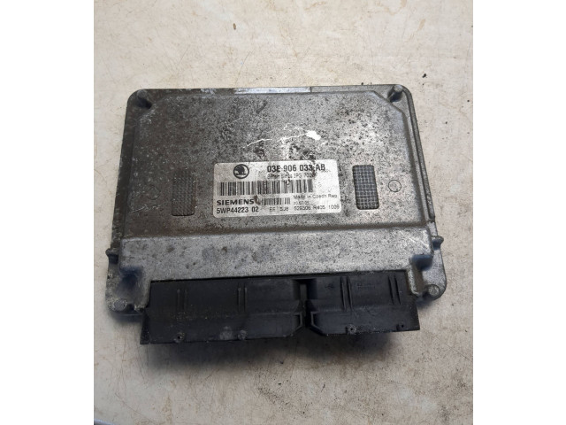 Блок управления двигателя 03E906033AB, 5WP4422302   Skoda Fabia Mk2 (5J)