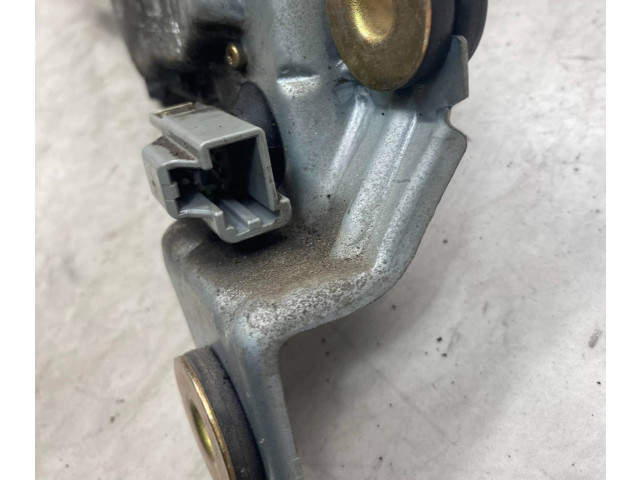 Моторчик заднего дворника 9154525    Volvo V70