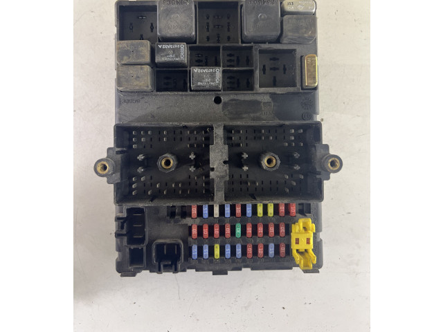 Блок предохранителей 04831433AA, 518722202   Jeep Grand Cherokee (WJ)    