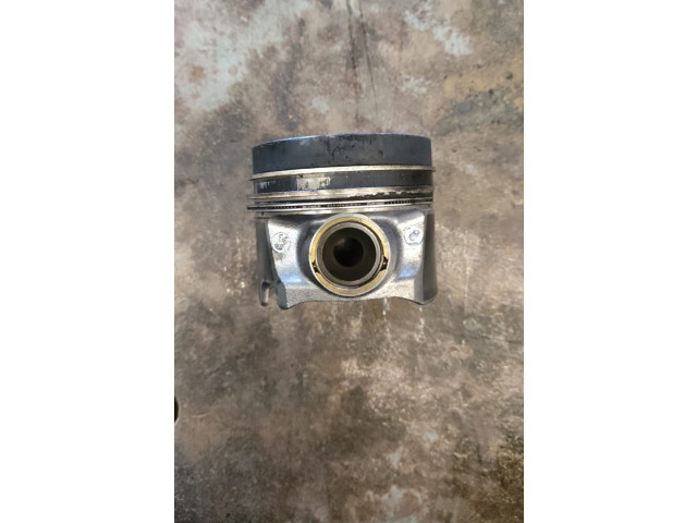  Поршень    Skoda Superb B6 (3T)  