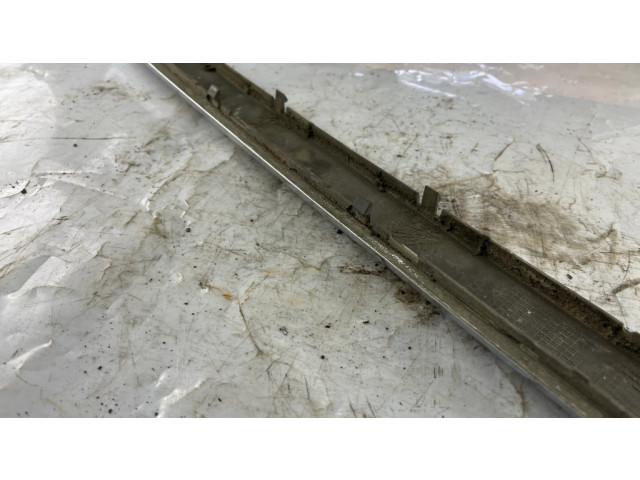 Отделочная ленточка заднего бампера