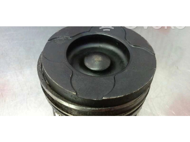  Поршень 9HXDV6ATED4   Peugeot Partner  