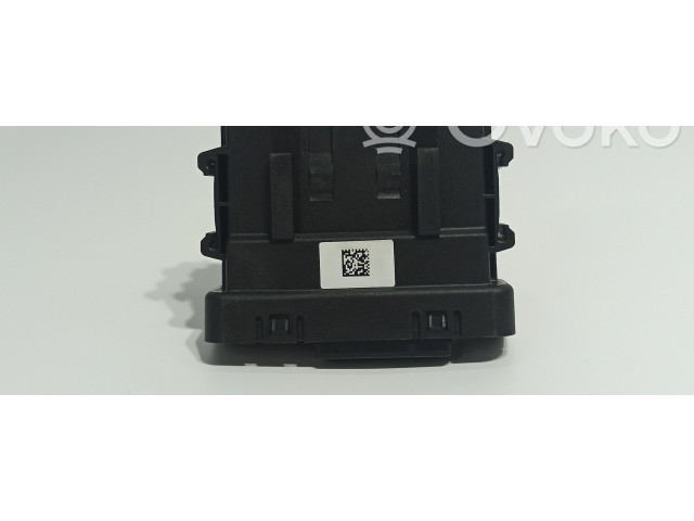 Блок управления 284Y66LA6D   Renault Clio V