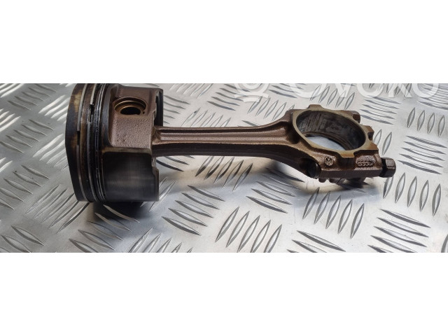  Поршень с шатуном AGN   Audi A3 S3 8L  