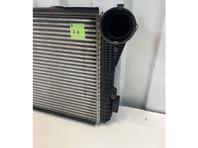 Интеркулер  N6897001, 1K0145803T   Volkswagen Touran I 