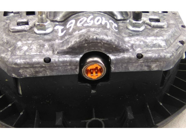 Подушка безопасности водителя 8200057780   Renault Clio II