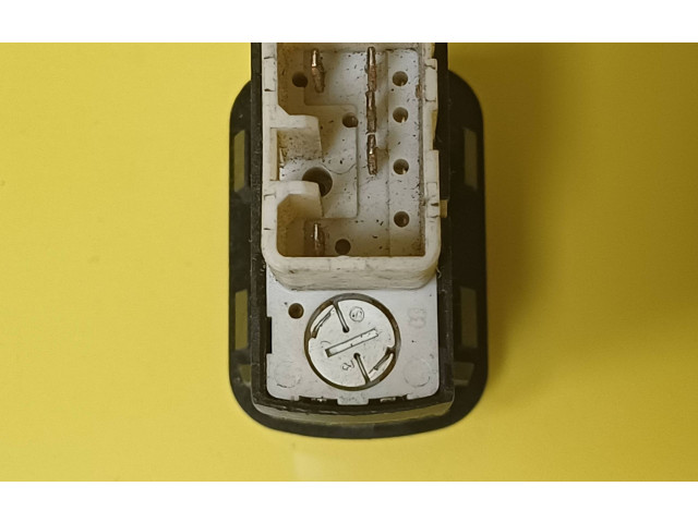 Переключатель дворников Daihatsu YRV