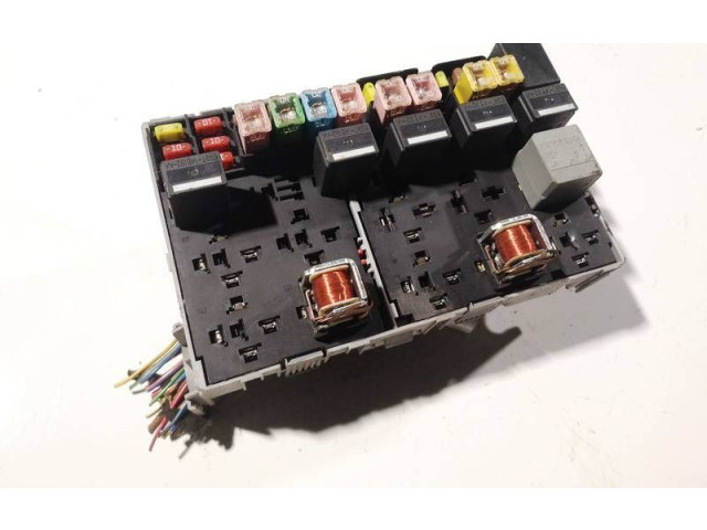 Блок предохранителей Volkswagen Golf Plus