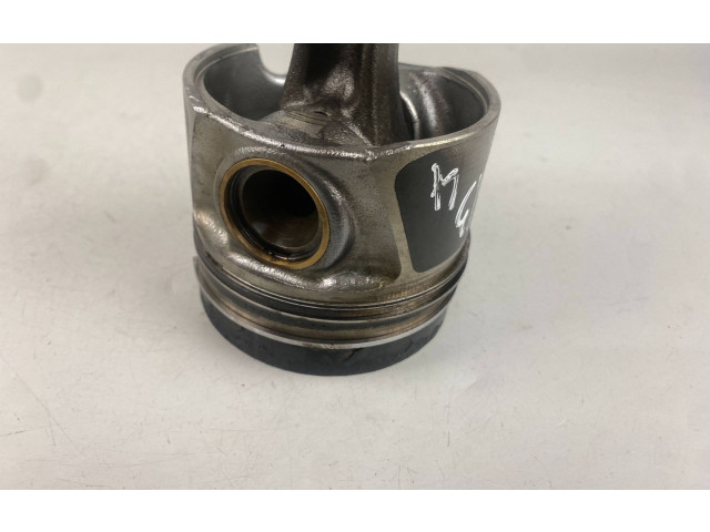  Поршень с шатуном  02604LA, 04LADE  Audi A3 S3 8V  