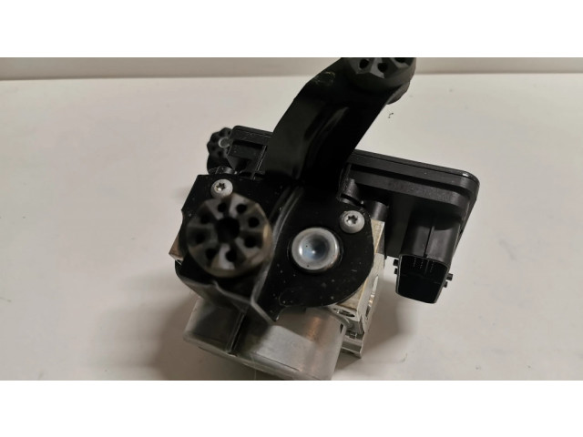 Jednotka ABS 6881173, 6881172   BMW 3 F30 F35 F31 2016