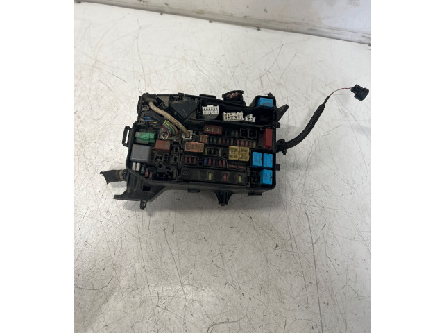 Pojistková skříňka 602730 Toyota Prius (XW30) 2010