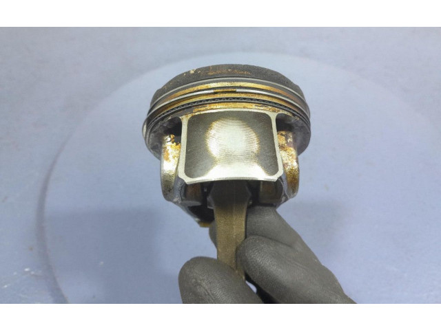  Поршень    Skoda Octavia Mk3 (5E)  