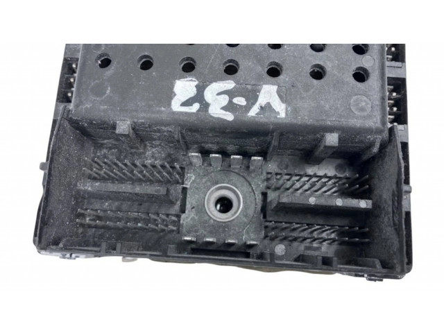 Блок предохранителей 9452773, 9452557 Volvo S80