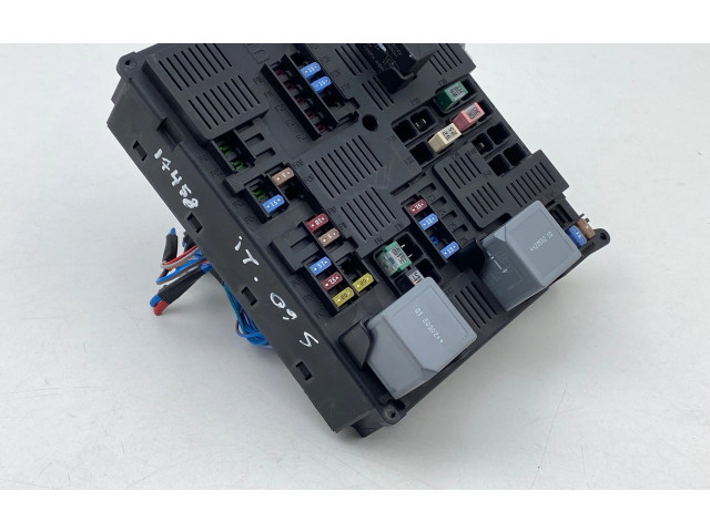 Блок предохранителей 32268453 Volvo S60