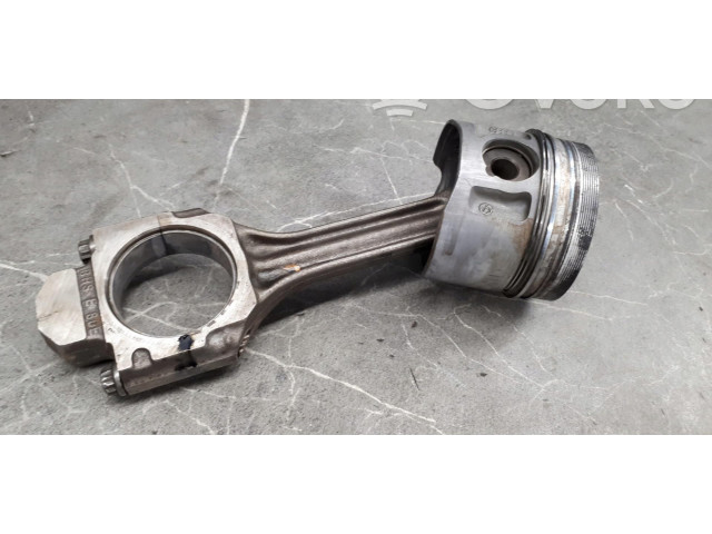 Píst 028j Volkswagen Caddy