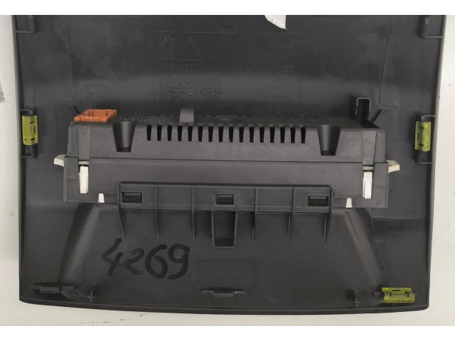 Дисплей 9822637880 Peugeot Partner