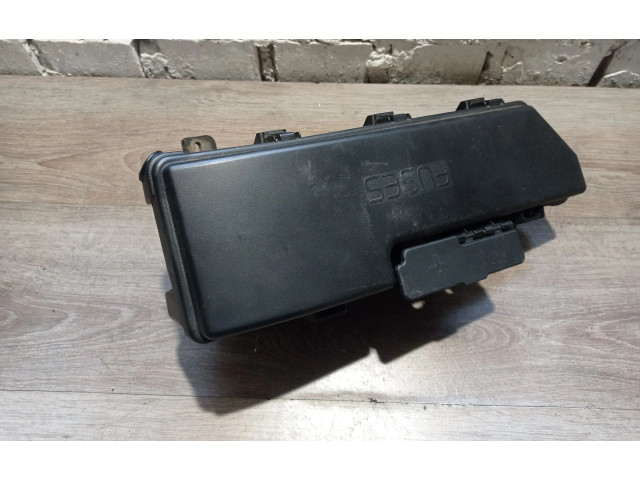 Блок предохранителей 9494210, 9494211 Volvo S60