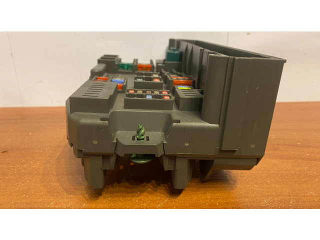 Pojistková skříňka 518966010B, B010107400 BMW X6 E71 2013