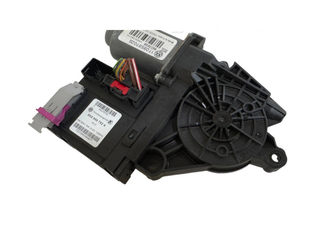 Масляный насос   1T0959702S, 402303B  Skoda Octavia Mk2 (1Z) 