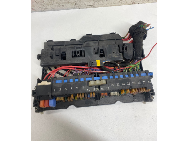 Блок предохранителей 8387153   BMW X3 E83    