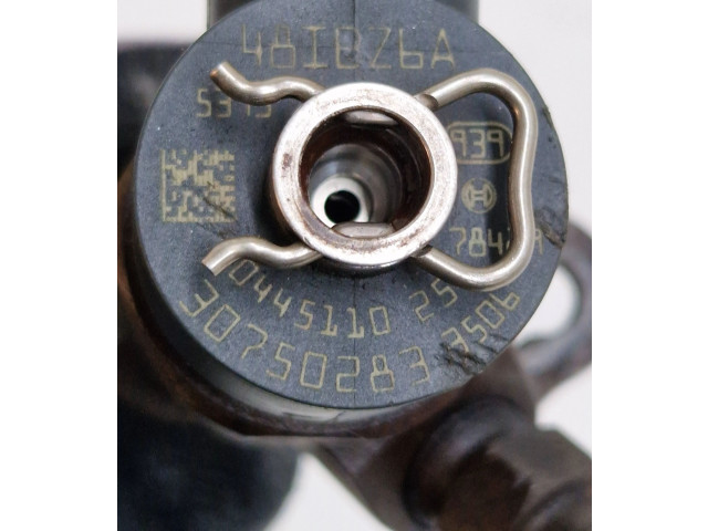 Форсунка 30750283    Volvo XC90  D 5244 T4 