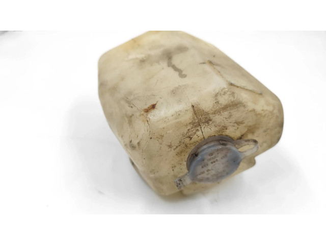 Бачок оконной жидкости