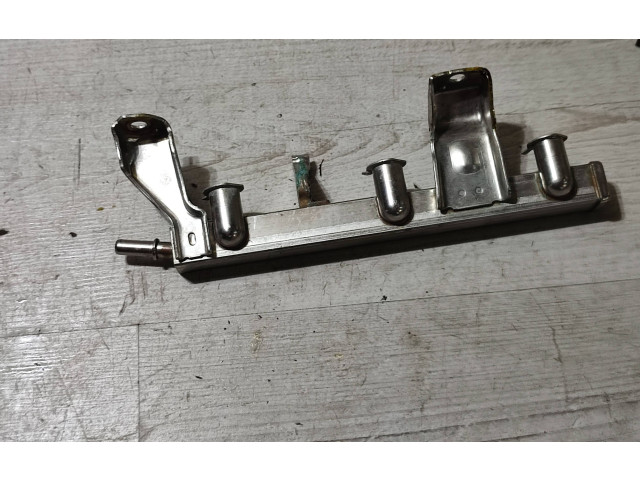 Vstřikovací lišta 9832159980 Opel Corsa F