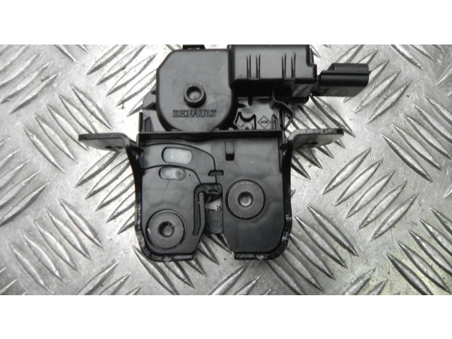 Замок капота двигателя