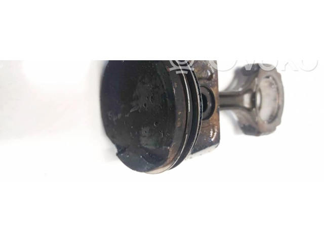 Поршень с шатуном Renault Scenic II - Grand scenic II