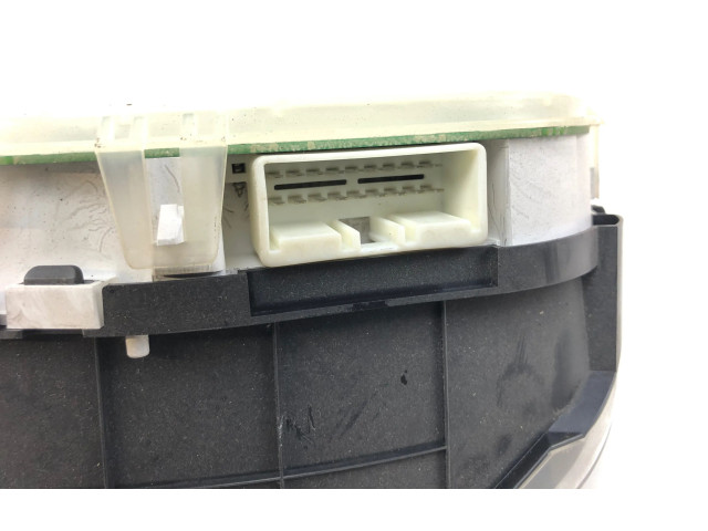 Панель приборов Mazda 626