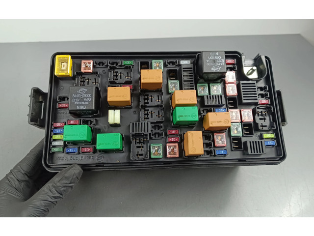 Блок предохранителей  8238038210   SsangYong Musso    